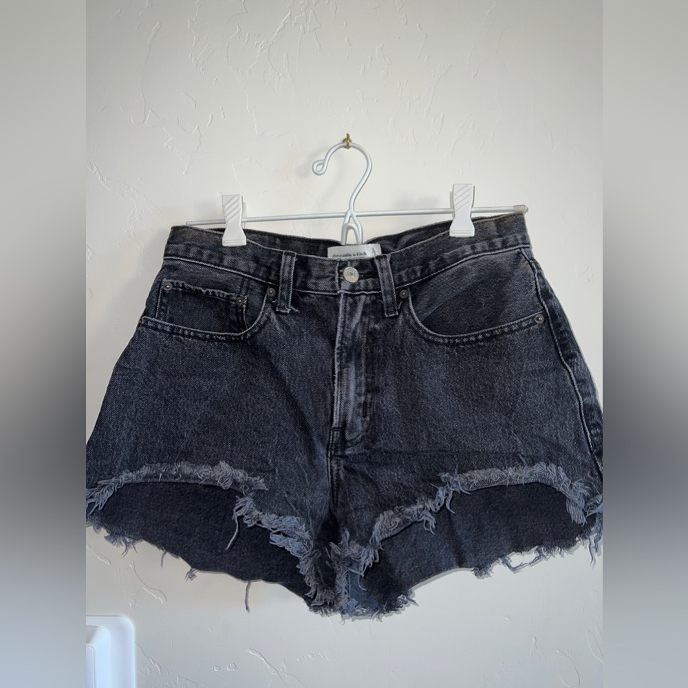 Abercrombie & Fitch Womens Mid-Rise Boyfriend Shorts